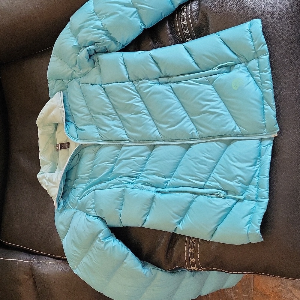 Mountain hardware puffer jacket